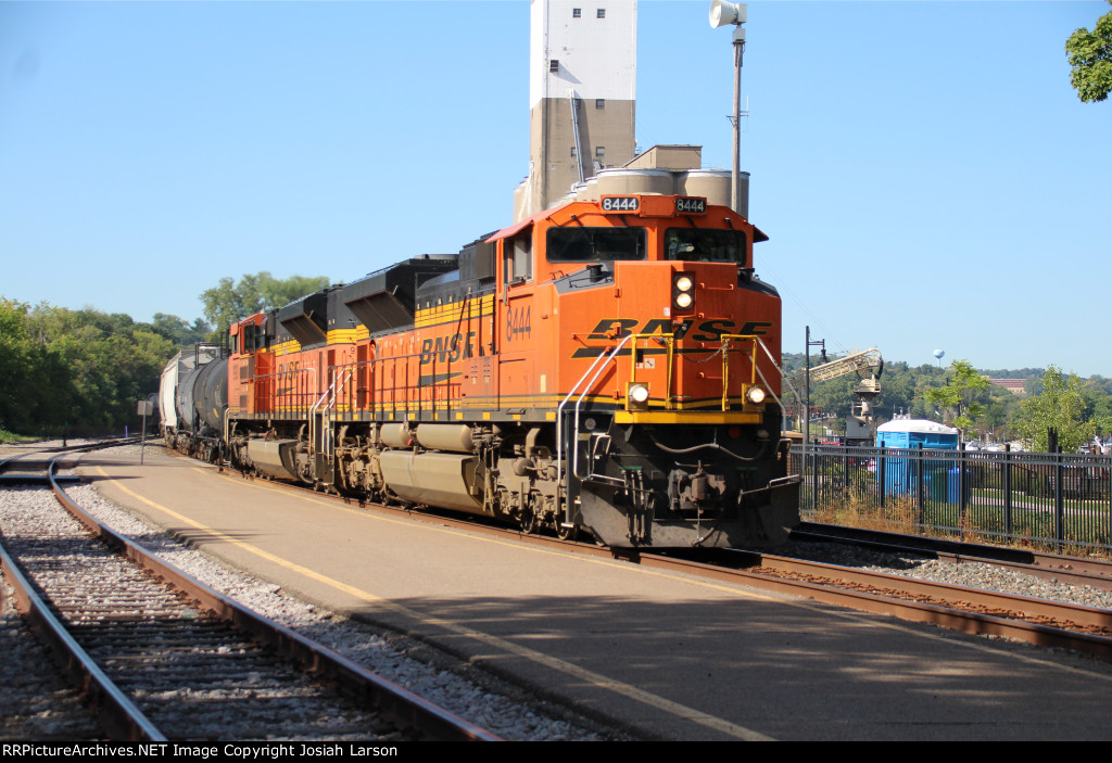 BNSF 8444 East